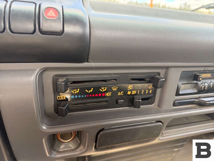 2000-gmc-w4500-image-26