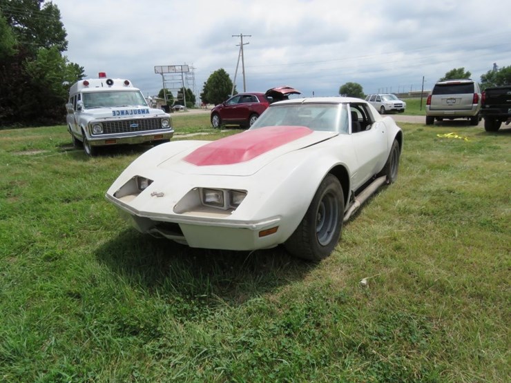 1979-chevrolet-corvette-road-track-car-image-1