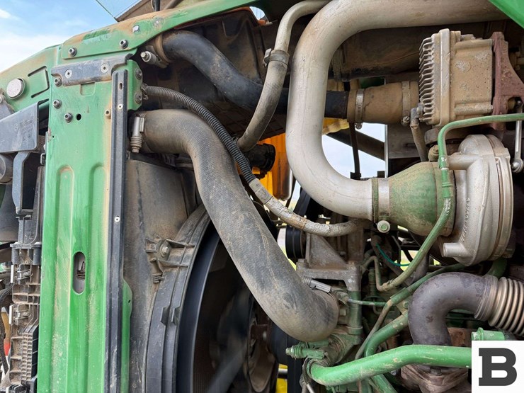 2015-john-deere-6210r-image-63