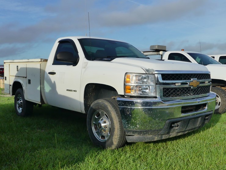 2013-chevrolet-2500hd-image-1