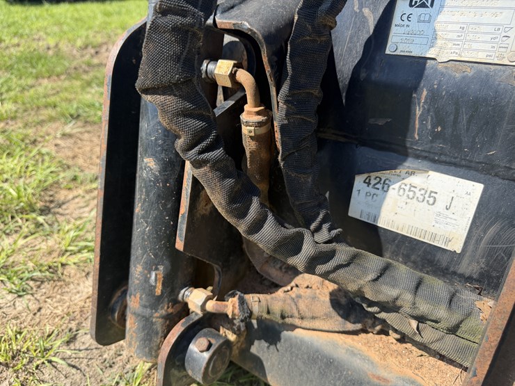 cat-72"-combo-bucket-image-5