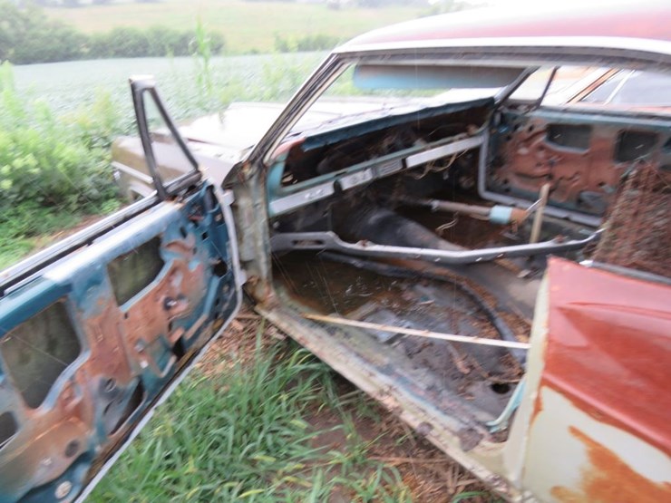 1966-chevrolet-impala-ss-2dr-ht-image-7