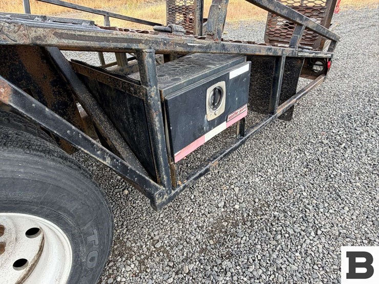 1988-peterbilt-377-image-18