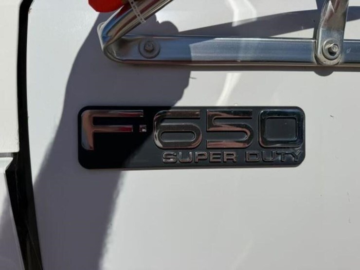 2001-ford-f650-xl-image-9