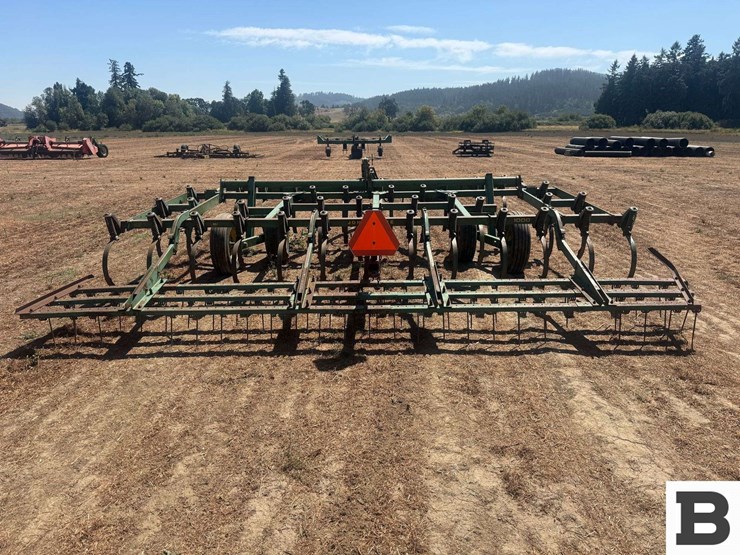 john-deere-16-image-4
