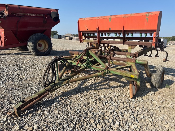 #49390-•-levee-squeezer-w/-seeder-inv#-49390-image-1