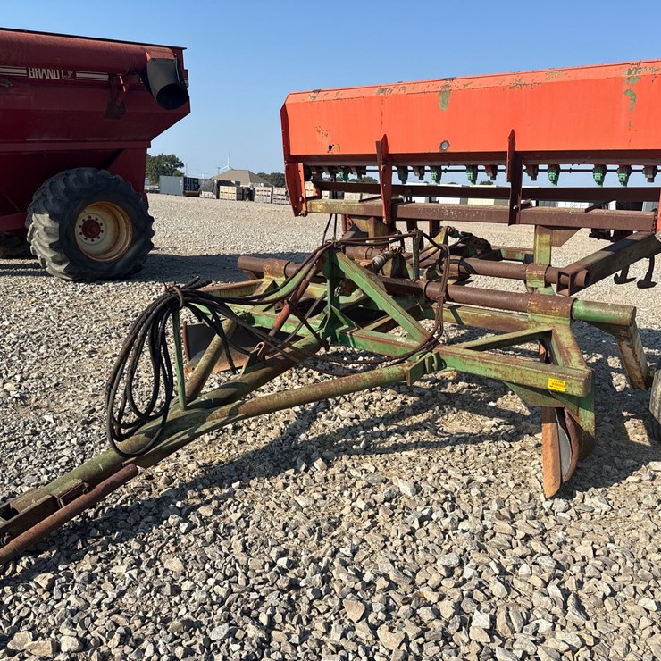 #49390 • Levee Squeezer w/ Seeder INV# 49390