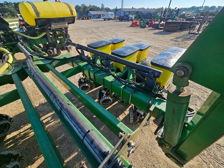 john-deere-1770-image-16