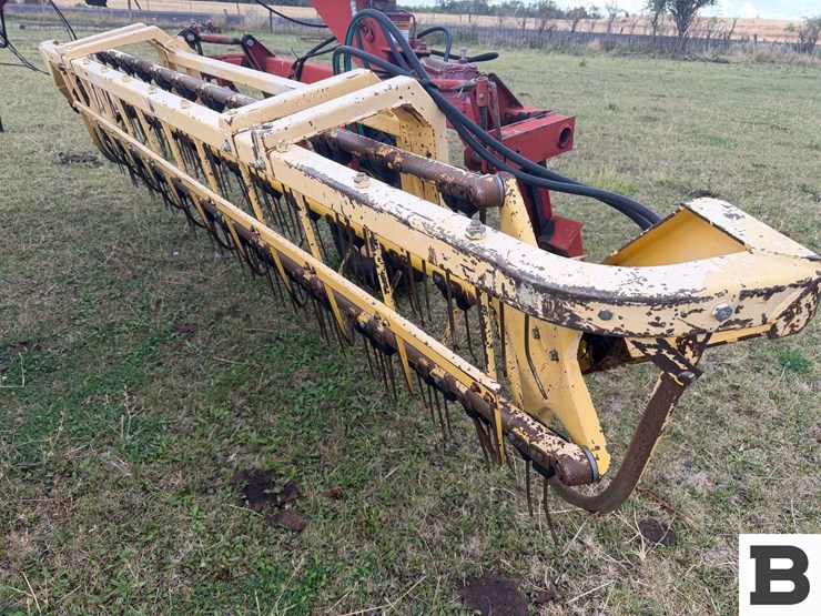 new-holland-216-image-19