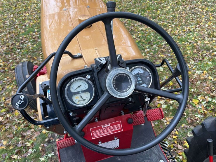 1970-farmall-544-hydro-gas-row-crop-golden-demonstrator-image-67