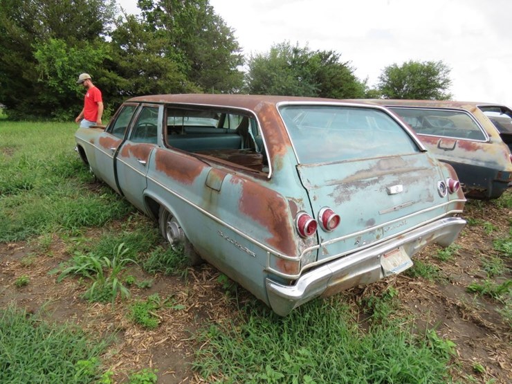 1965-chevrolet-belair-4dr-wagon-image-6