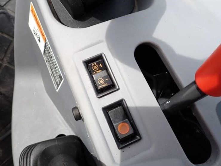 2021-kubota-m4-071-image-22