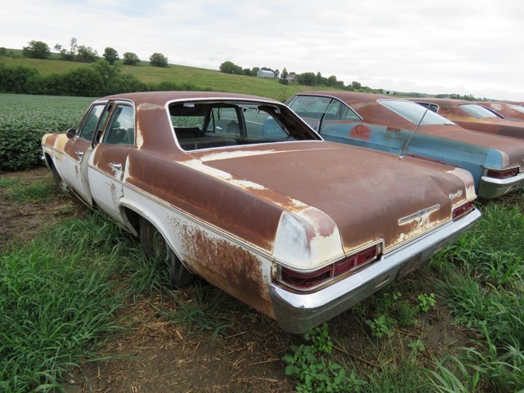 1966-chevrolet-impala-4dr-sedan-image-6
