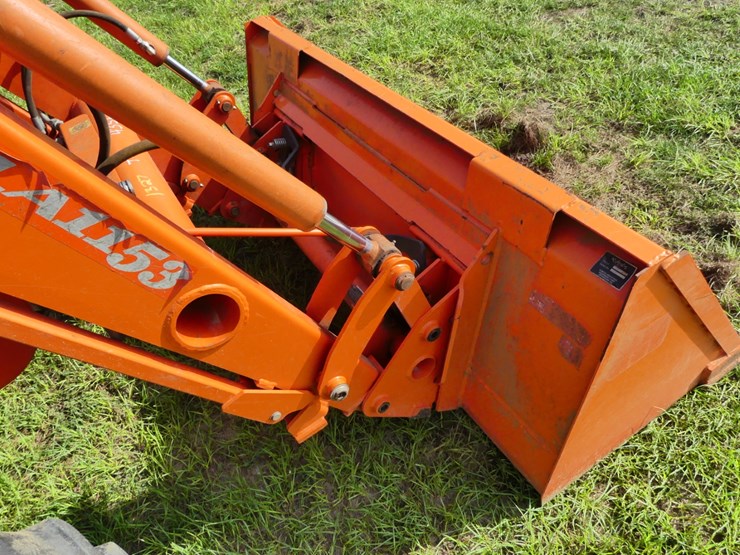 2012-kubota-m7040-image-11