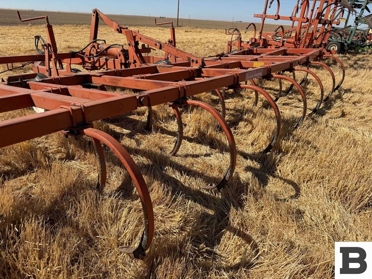 allis-chalmer-800-chisel-plow-image-22