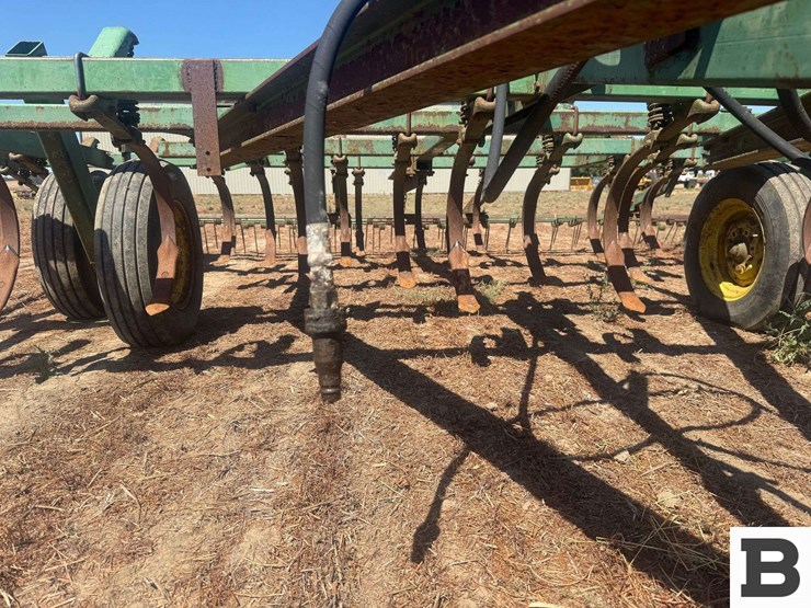 john-deere-16-image-12