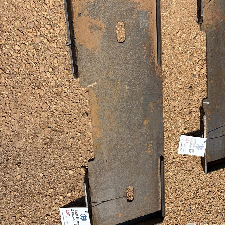 SKID STEER BACKER PLATE