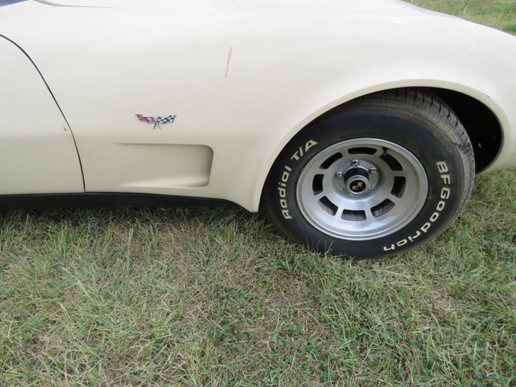 1979-chevrolet-l-82-corvette-t-top-coupe-image-7