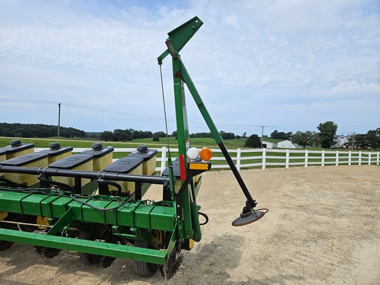 john-deere-7200-image-16