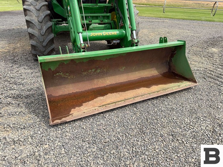 2015-john-deere-6210r-image-8