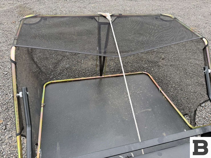 vevor-44"-yard-sweeper-image-9