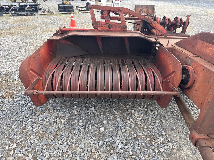 massey-ferguson-10-image-7