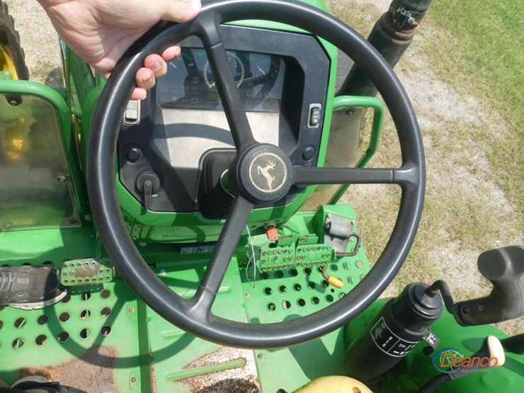 2021-john-deere-5045e-image-13