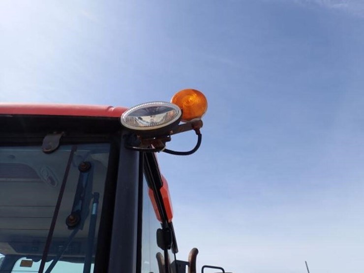 2009-kubota-m135x-image-47