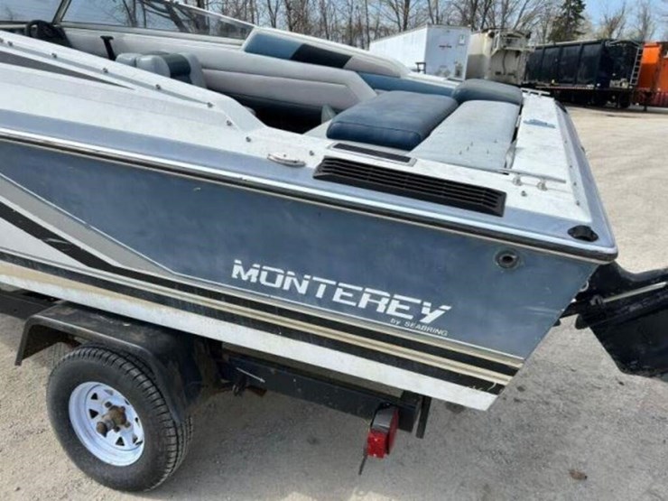 1989-monterey-1900-19-ft-bowrider-rgfd0496e989-image-17