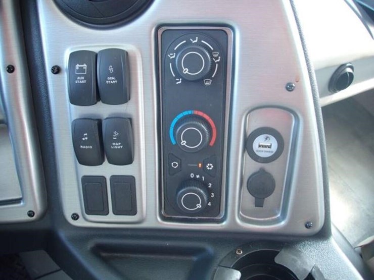 2021-coachmen-pursuit-class-a-motorhome-1f64f5dn1m-image-56