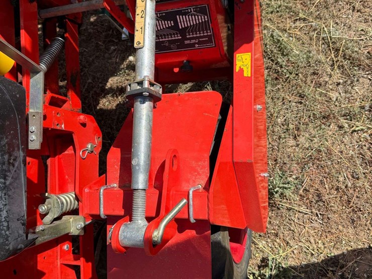checchi-&-magli-no-till-transplanter-6r-30-image-32