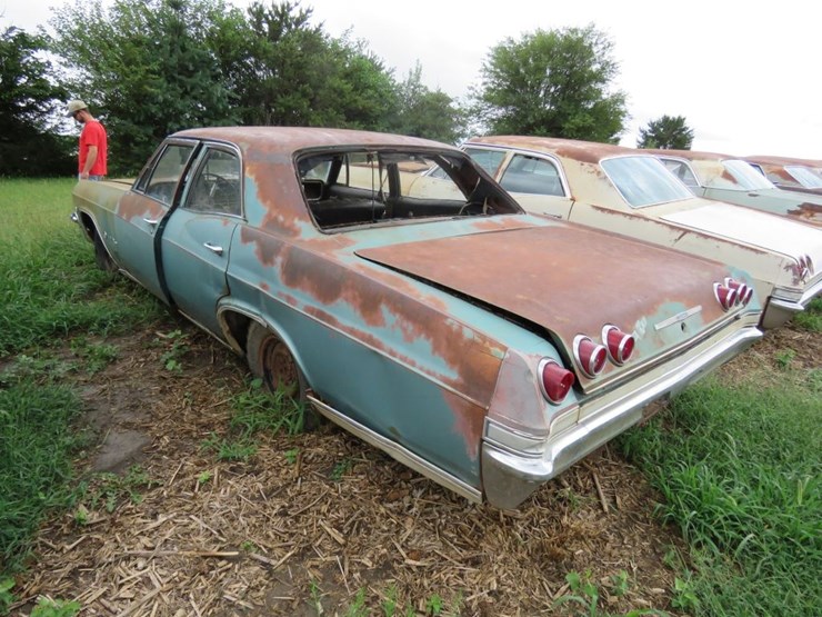 1965-chevrolet-impala-4dr-sedan-image-4