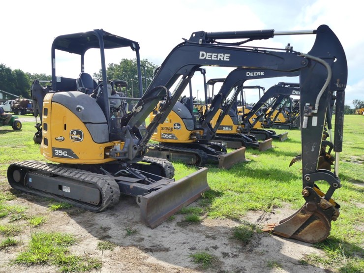 2022-deere-35g-image-2