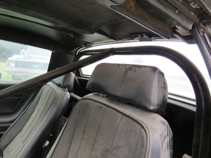 1979-chevrolet-corvette-road-track-car-image-22
