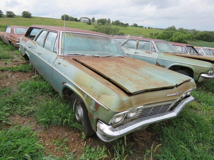 1965-chevrolet-belair-4dr-wagon-image-3