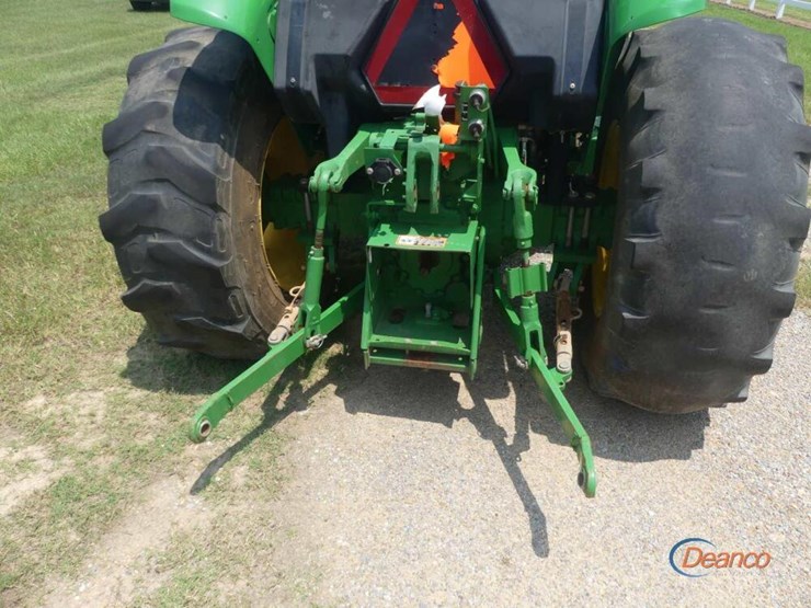 2021-john-deere-5045e-image-3