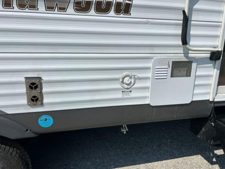 2010-forest-river-wildwood-36bhs-t/a-park-model-4x-image-36