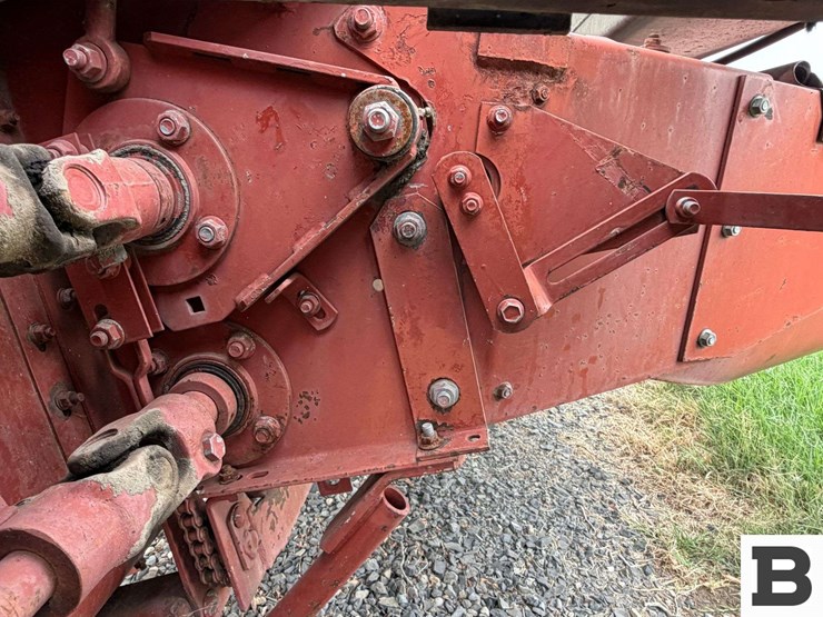 hesston-1160-image-25