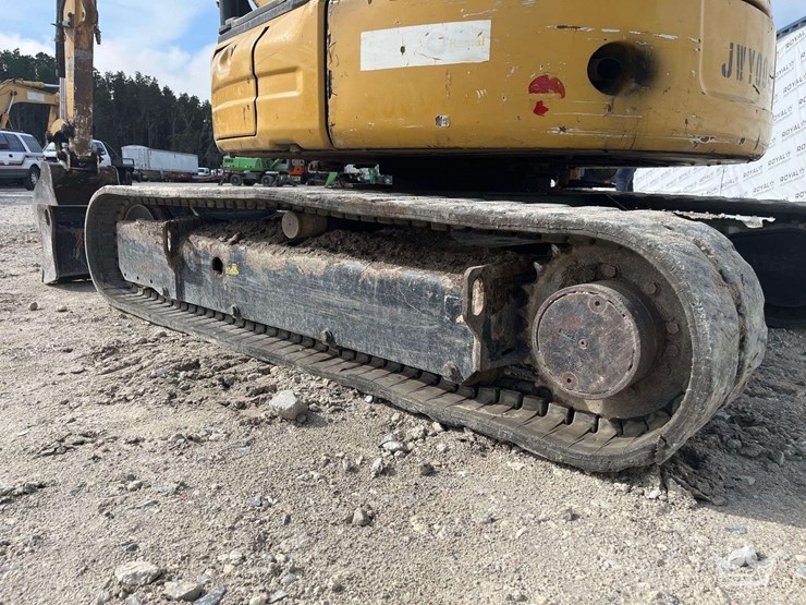 2016-caterpillar-303-image-16