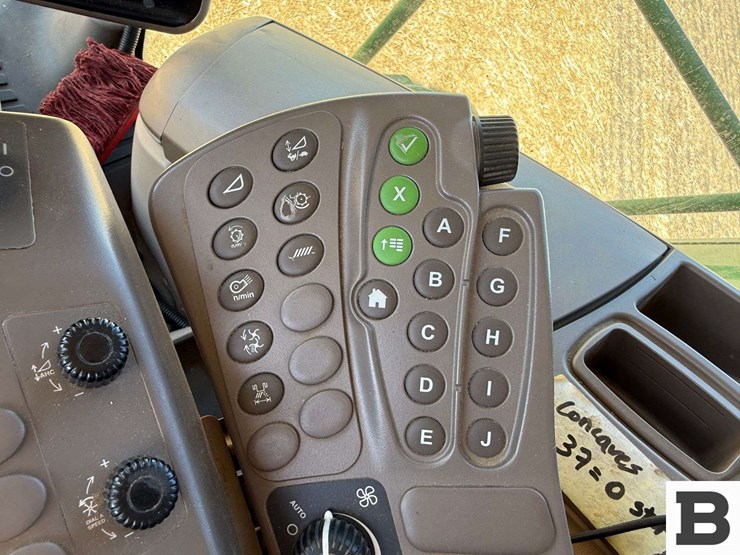 2014-john-deere-s660-image-91