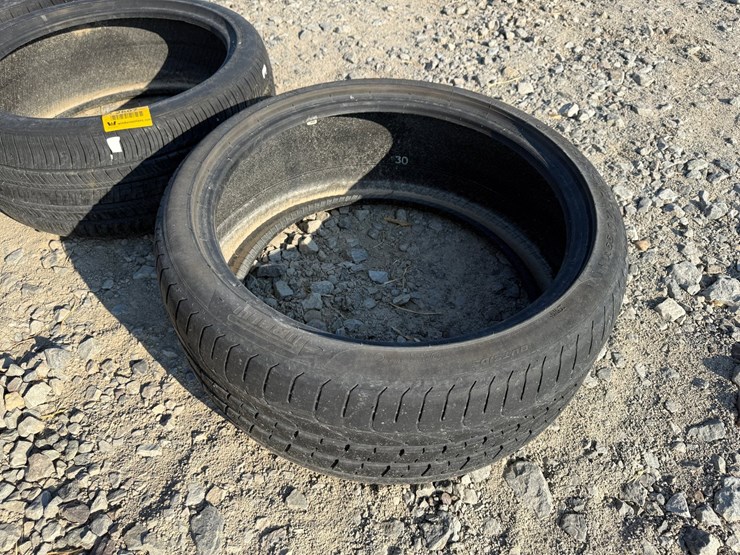 #27578-•-(1)-p-zero-265/35r20-tire-inv#-27578-image-3