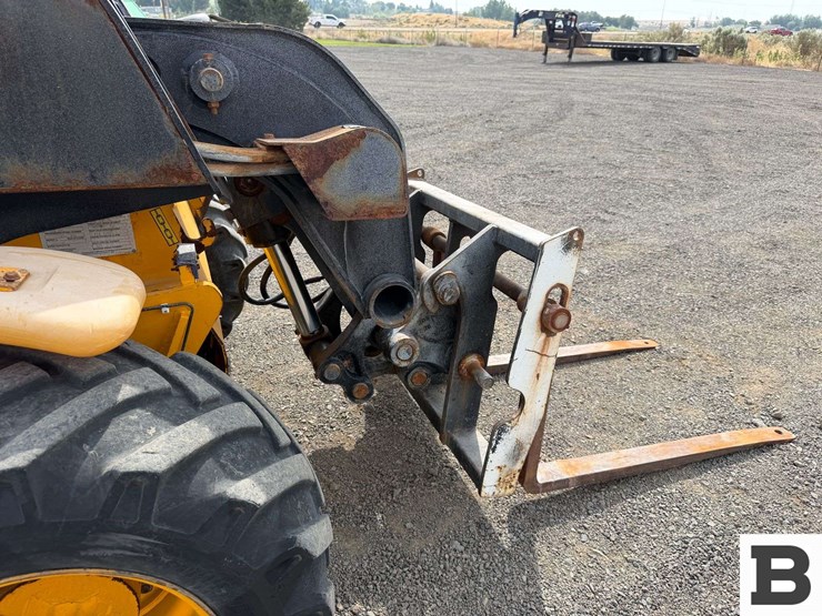 jcb-520-image-26