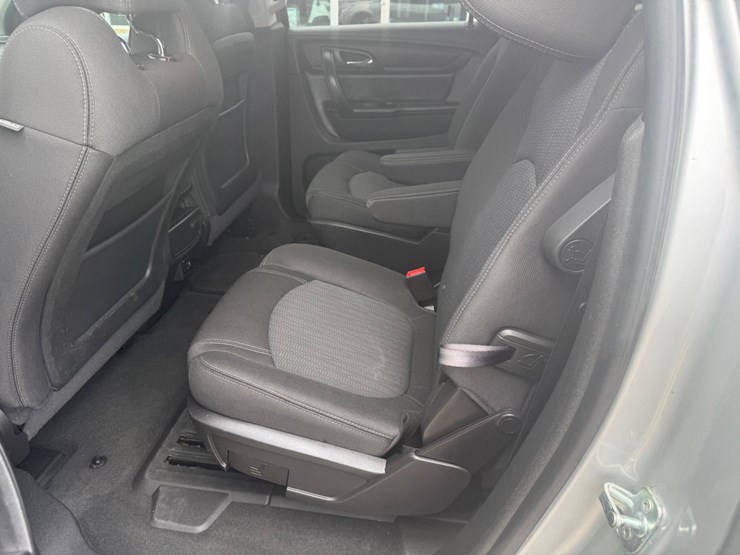 2017-chevrolet-traverse-lt-image-19