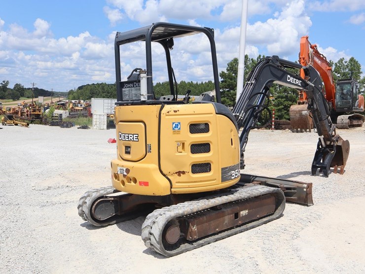 2017-deere-35g-image-5