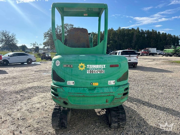 2018-takeuchi-tb230-image-33