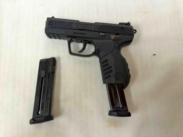 ruger-sr-22p-22lr-pistol-image-2