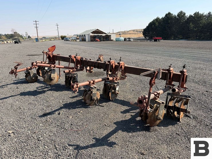 16'-lilliston-rolling-cultivator-toolbar-image-4