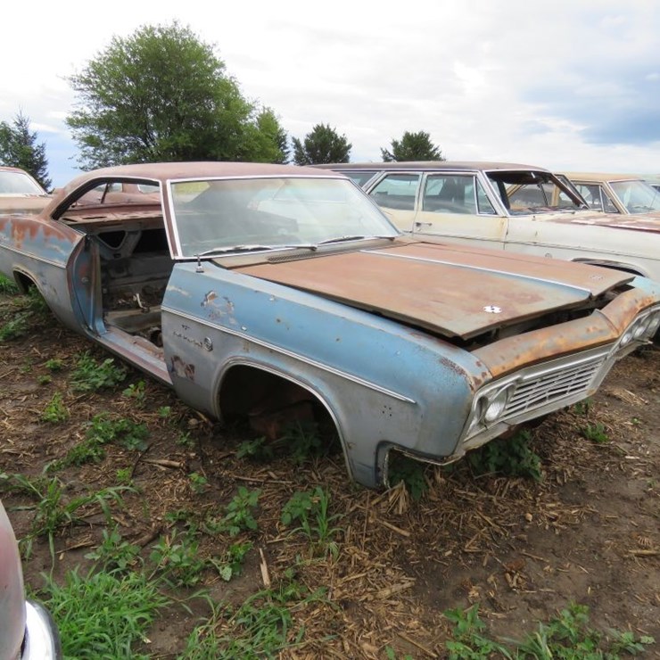 1966 Chevrolet Impala 2dr HT