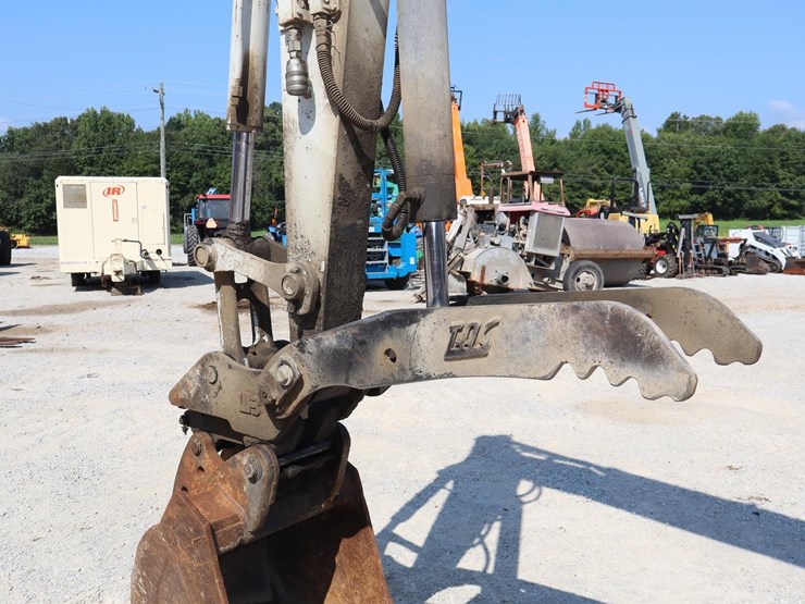 2014-takeuchi-tb290-image-37
