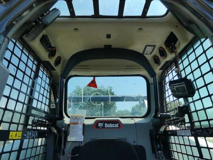 2023-bobcat-t770-image-14